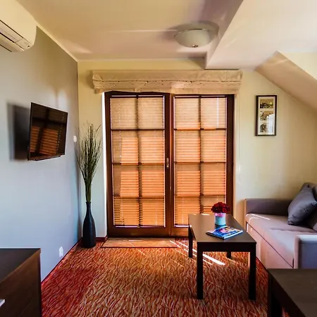 Cove ヤスタルニャ