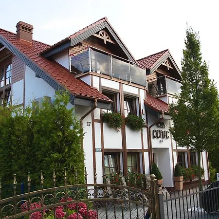 ホームステイ Cove ヤスタルニャ