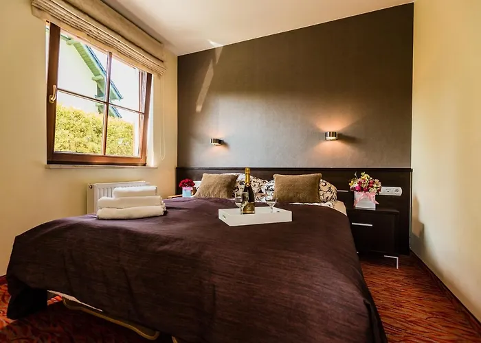 בית אירוח Cove *