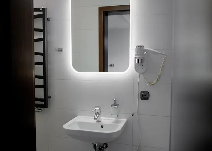 בית אירוח Cove *